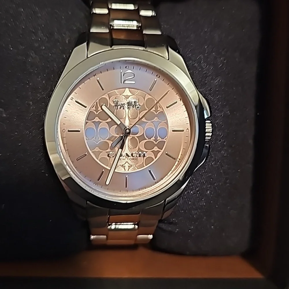 Watch - Picture 3 of 3